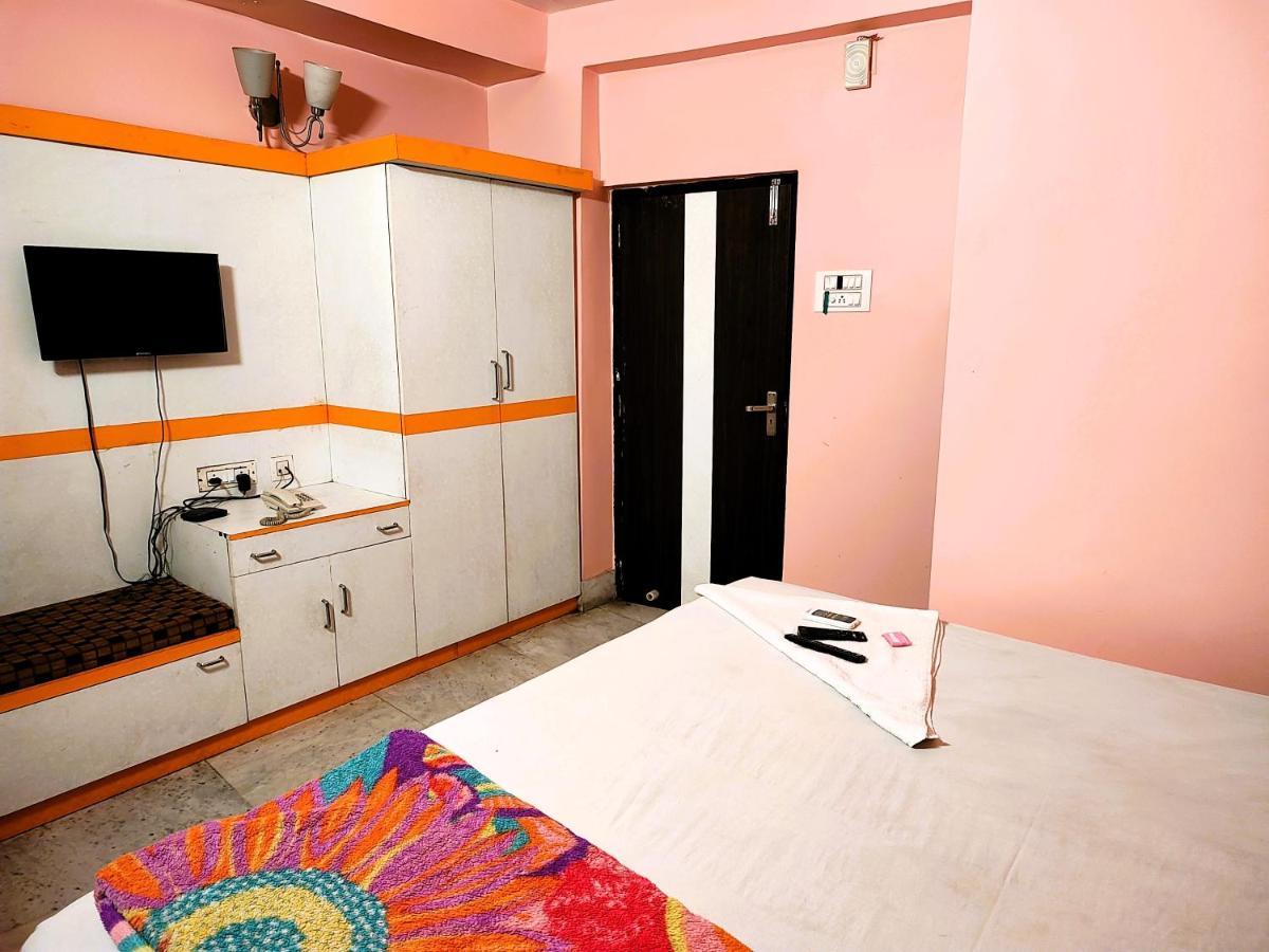 Staymaker Tirupati Guest House Kolkata Ngoại thất bức ảnh