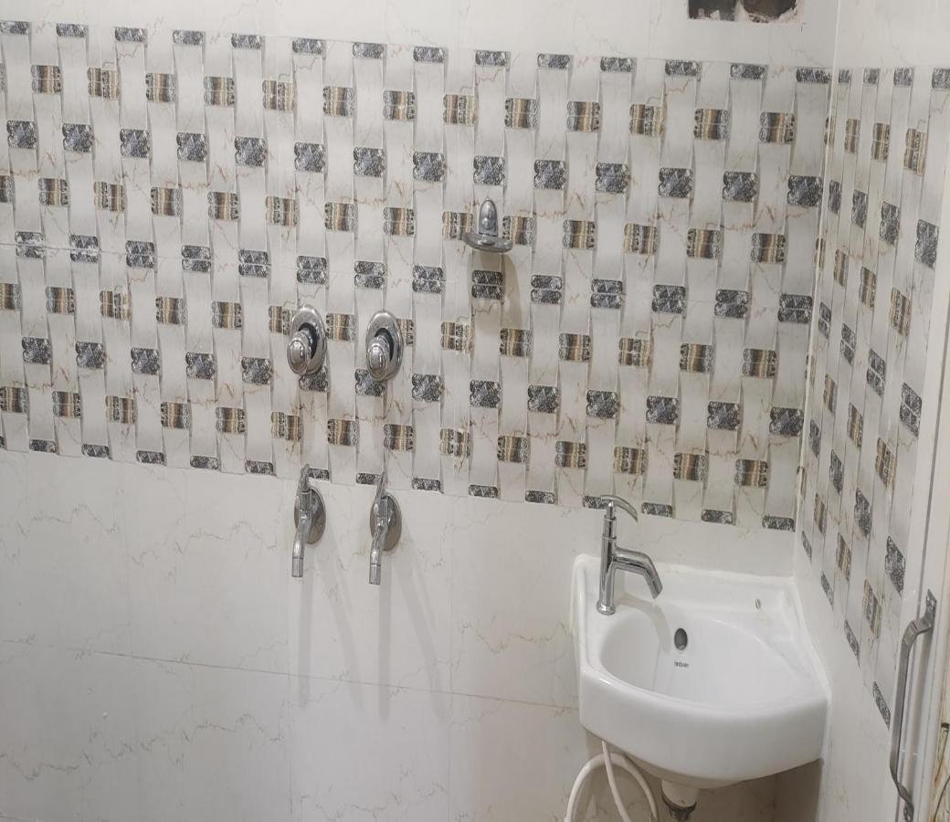 Staymaker Tirupati Guest House Kolkata Ngoại thất bức ảnh